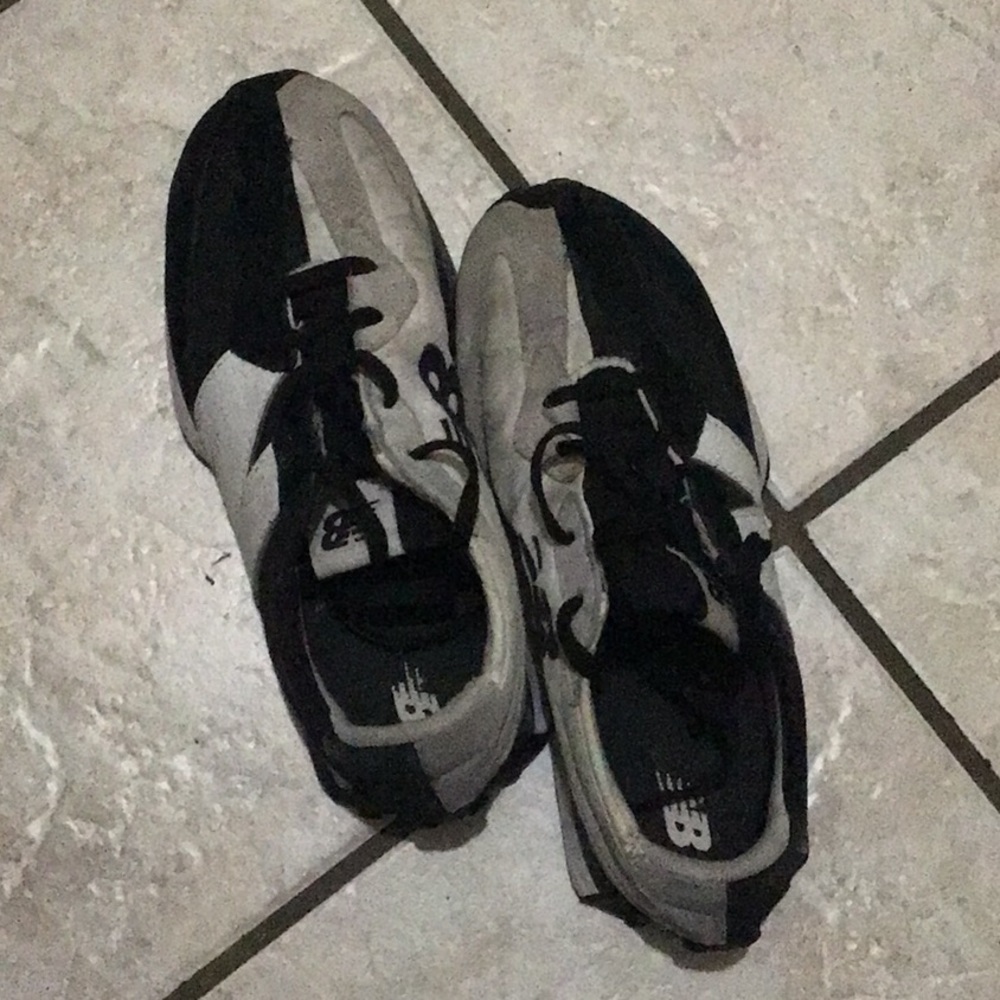 New Balance 327